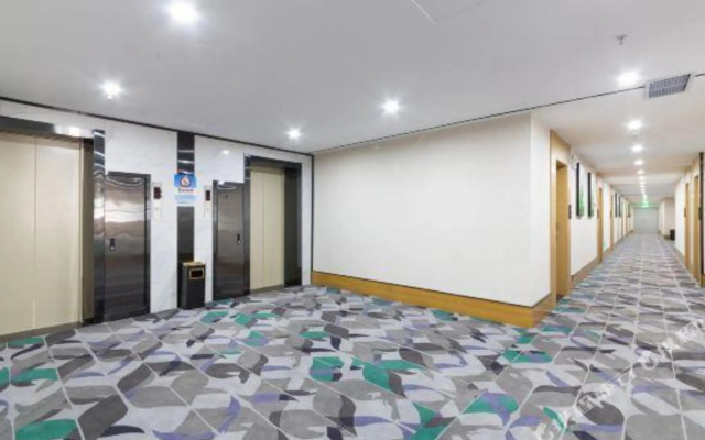 Thank U Hotel(Longshouyuan Metro Station)