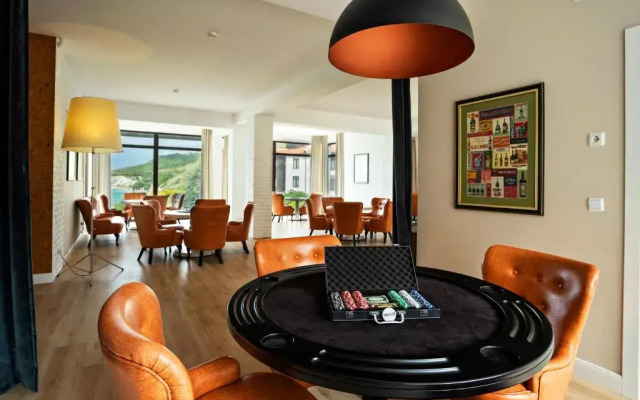 Thracian Cliffs Owners Apartments