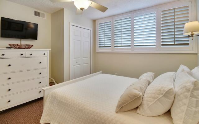 Trillium 5C Beach Front/private Balcony With Amazing Views/pool!