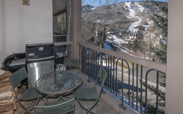 Highlands Westview 300 3 Bedroom Condo by RedAwning