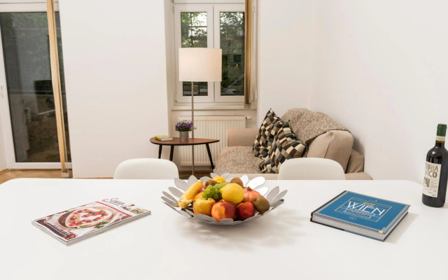 Garden Lounge Satzberg by ichbucheAT