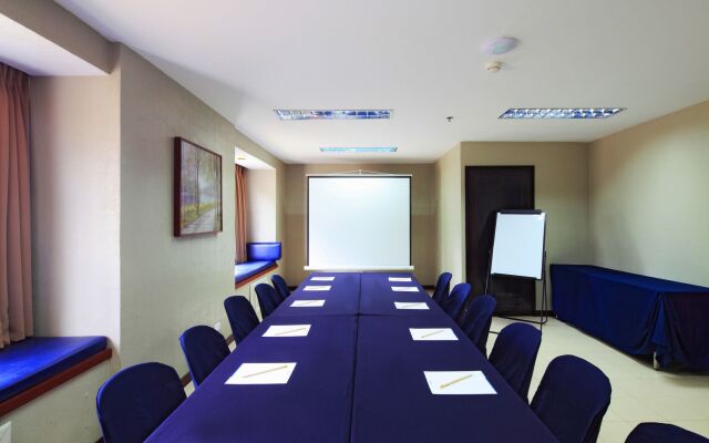 Microtel by Wyndham Eagle Ridge