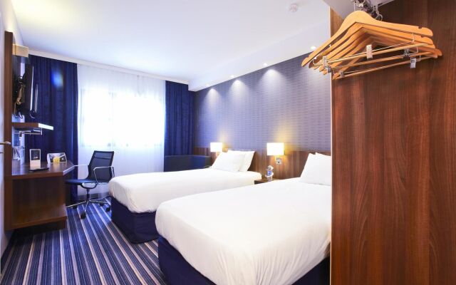 Holiday Inn Express Marseille Airport by IHG