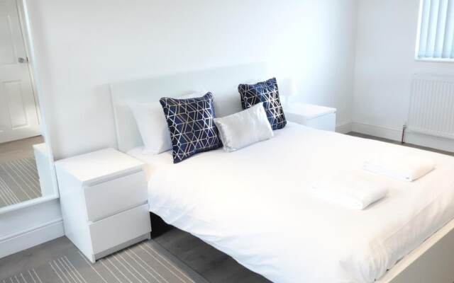 Grand Airport Ensuites