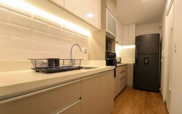 w Monochromatic 2BR w Terrace in Miraflores