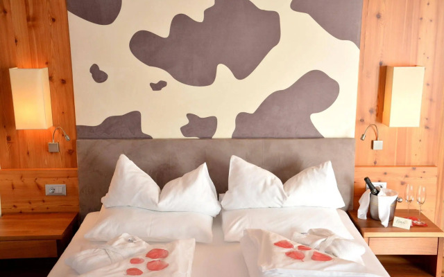 Hotel Emmy - five elements