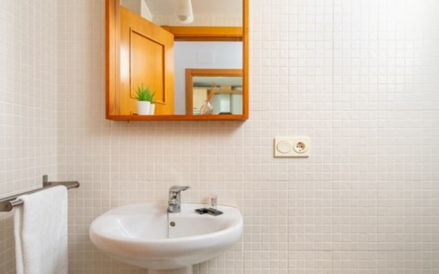 Apartment - 3 Bedrooms with Pool and WiFi - 107926
