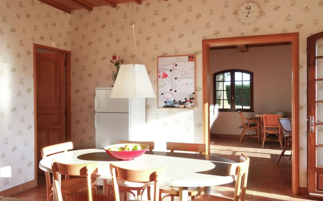 Lovely Villa in La Coquille with Swimming Pool