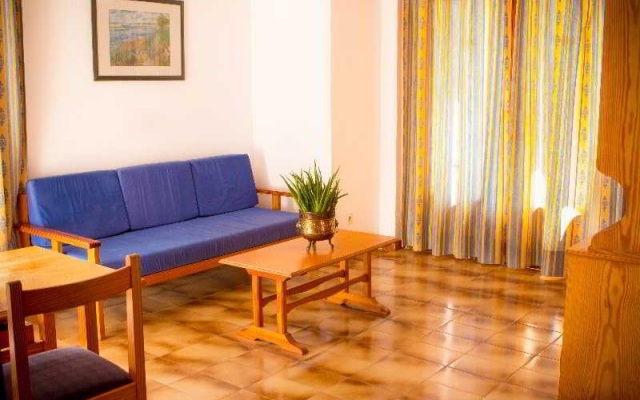 Apartamentos Monac Beach