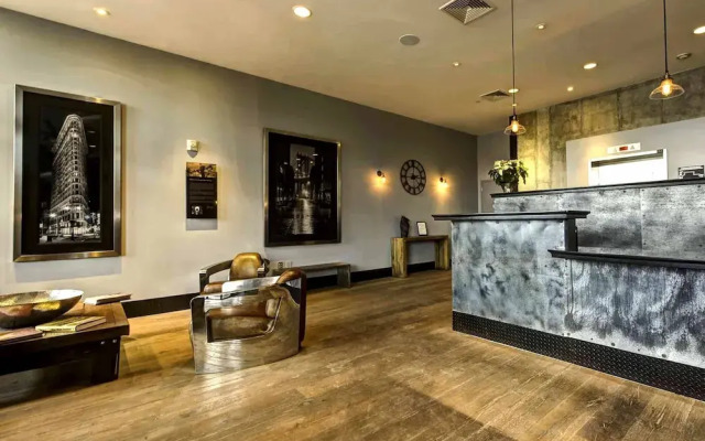 Pelicanstay near Holland Tunnel