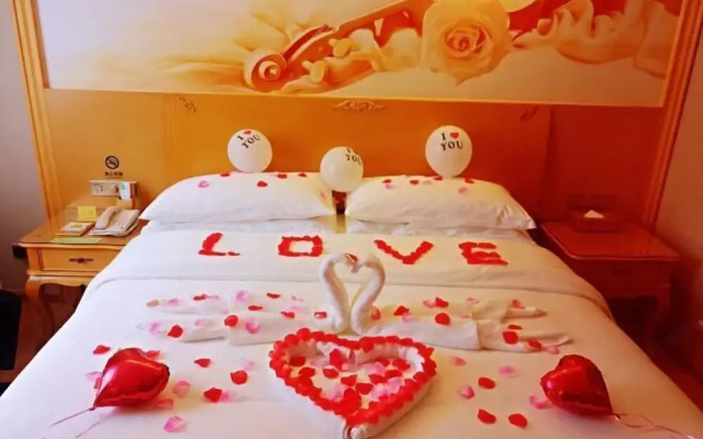 Vienna Hotel (Yizhou Sankeshu)