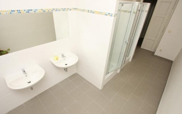 Charles Square Hostel