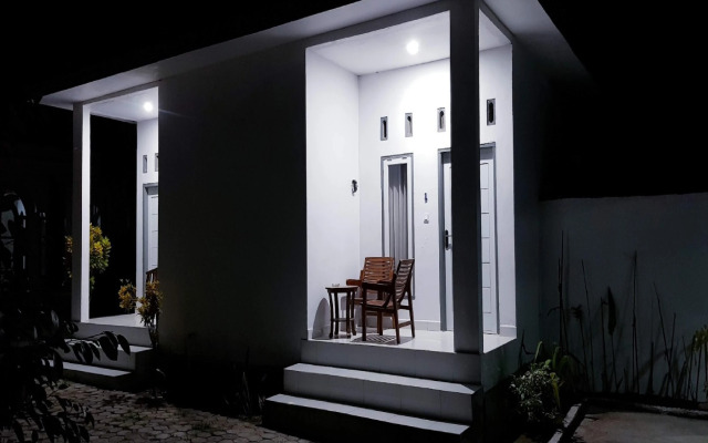 RedDoorz near Pantai Timba Batu Lombok