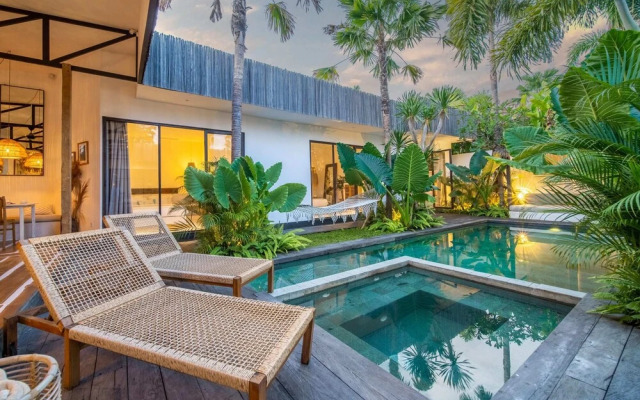 Tropical Design, Private Villa, 3 BR, Umalas