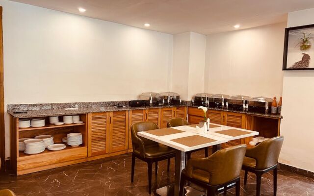 Hotel Mayto