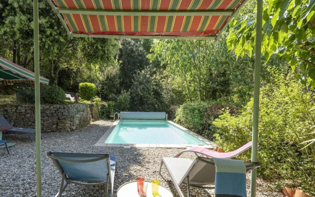 Tranquil Villa in Les Salelles