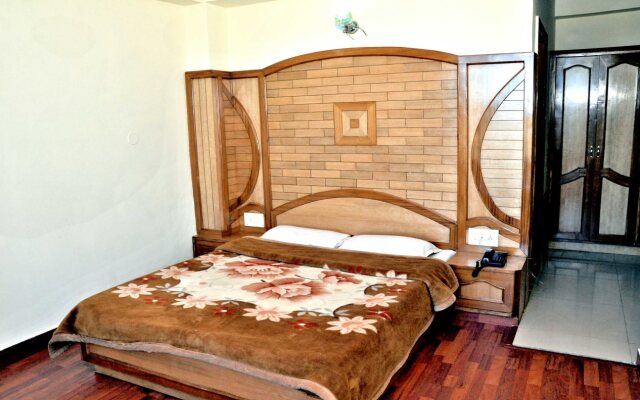 10692 Hotel Shubham