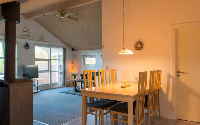 6 Person Holiday Home On A Holiday Park In Hemmet