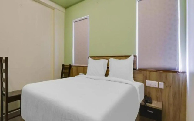 Townhouse OAK Hotel SVA