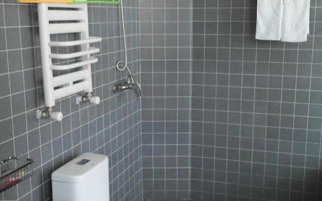 City 118 Chain Hotel