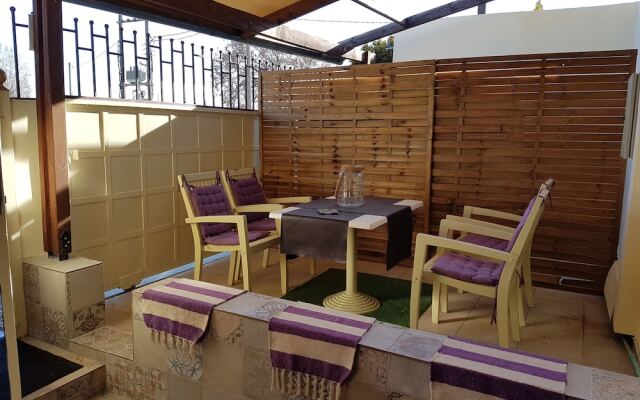 The golden brown luxury guesthouse