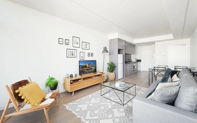 Newtown's Best Designer Apartment H395