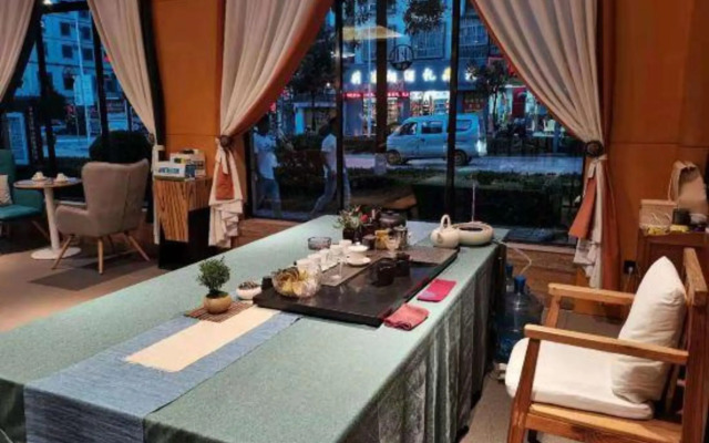 A Hotel Qujing Brahman