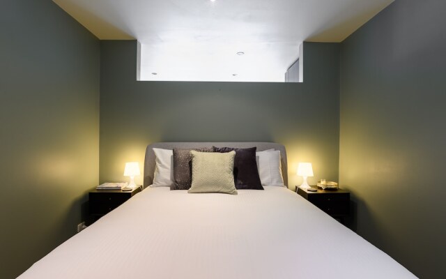 LUCY Laneway Art, Fed Square, Bars & Flinderst St Station