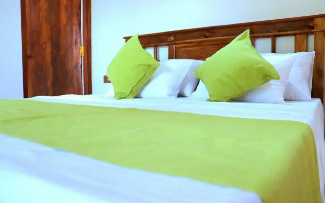 Wild Waves Kumana Safari & Surf Resort