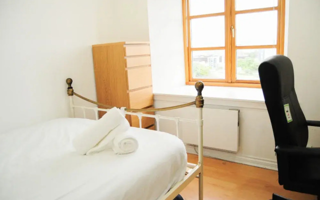 Spiers Wharf Apartment