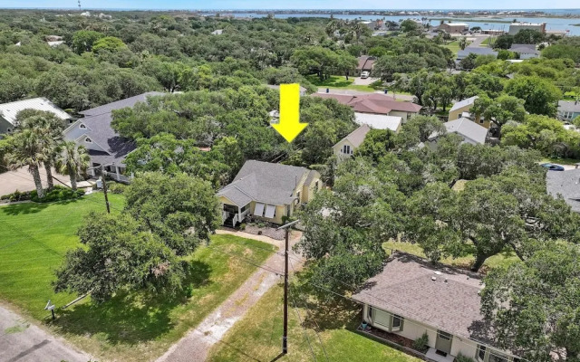 Rockport Treehouse 1 Bedroom Home