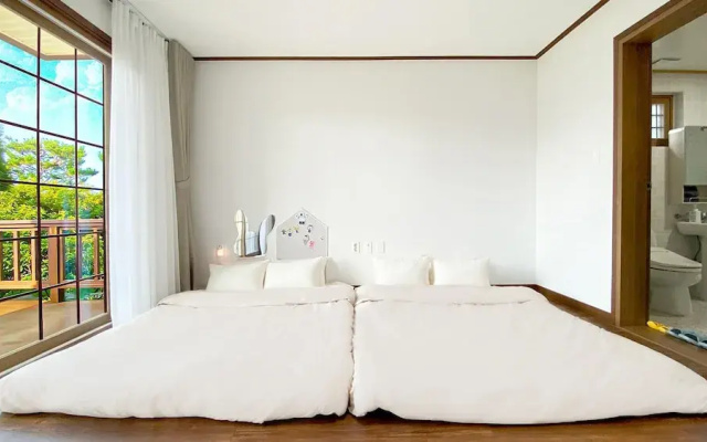 Jeju Sigan Yeohaeng Huyang Pension