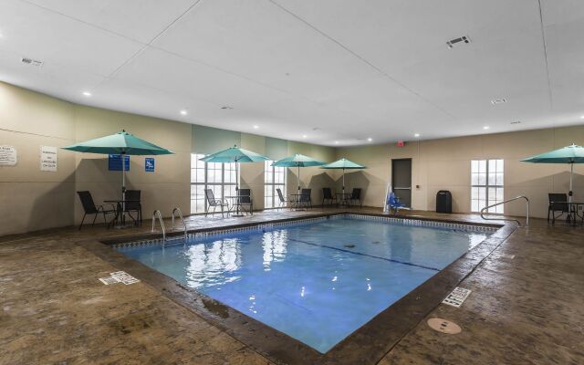 Comfort Suites University