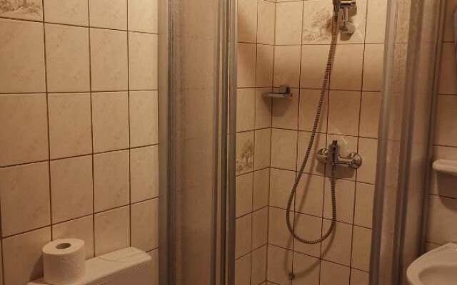 Aris Rooms
