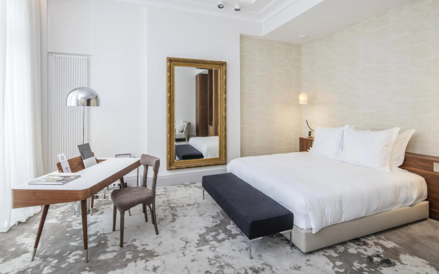 Yndo Hotel