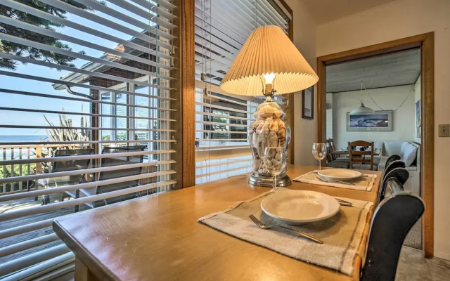 Oceanfront Escape w/ Pacific Views: Surf & Explore