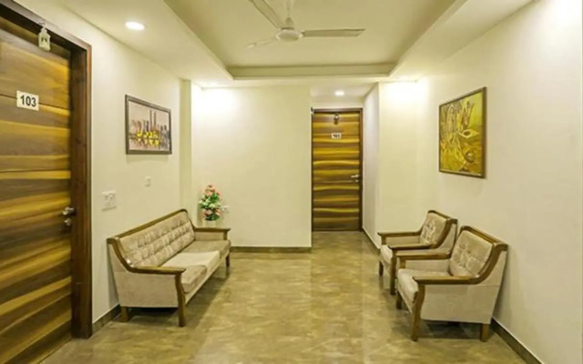 Fabhotel White House Bnb