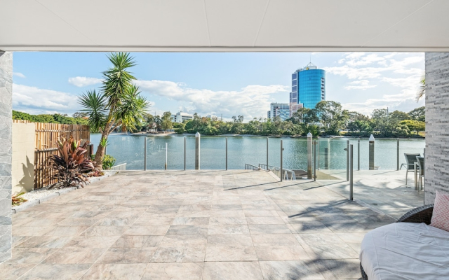 Luxurious Waterfront Home