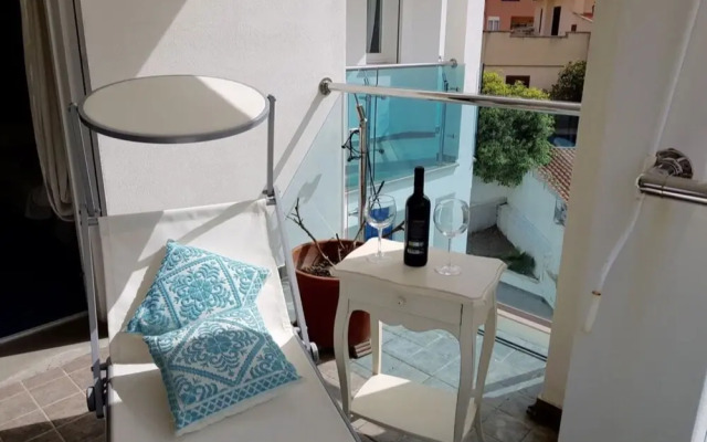 Oltremare apartment with large veranda for 6 people