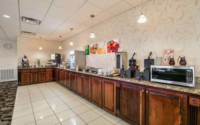 Quality Inn & Suites near Lake Eufaula