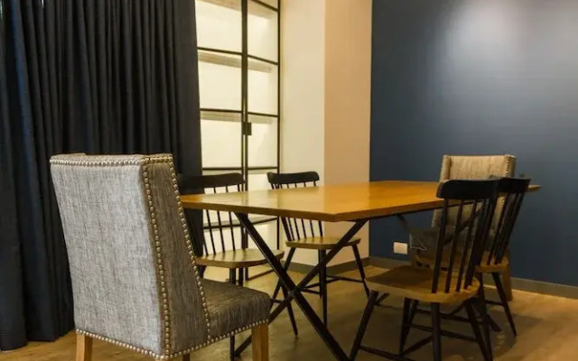 Class Suites By Nomad Guru