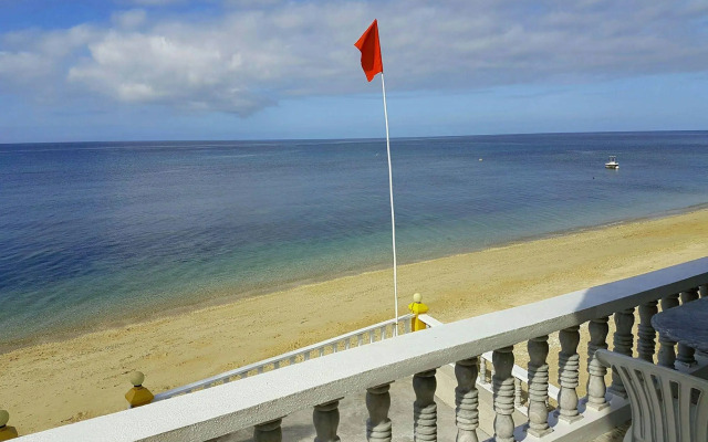 Lanas Beach Resort