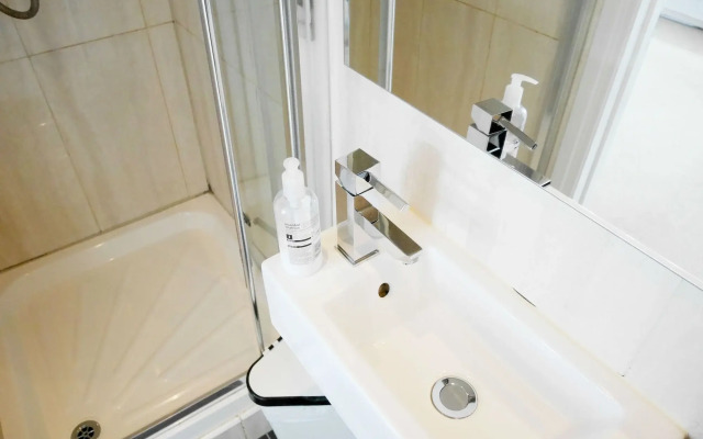 Kew Studios and Rooms