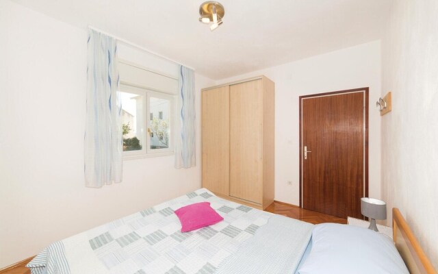 Amazing Home in Kastel Kambelovac With Wifi and 1 Bedrooms