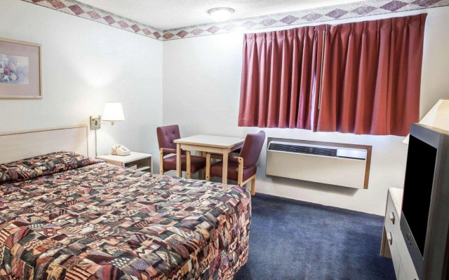 Rodeway Inn and Suites Spokane
