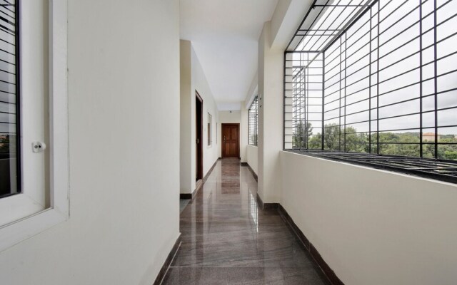 OYO 49087 SG Comforts