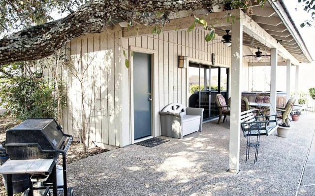 Live Oaks Bed and Breakfast