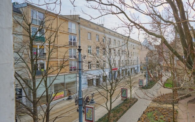 Wroclaw Old Town Nozownicza by Renters