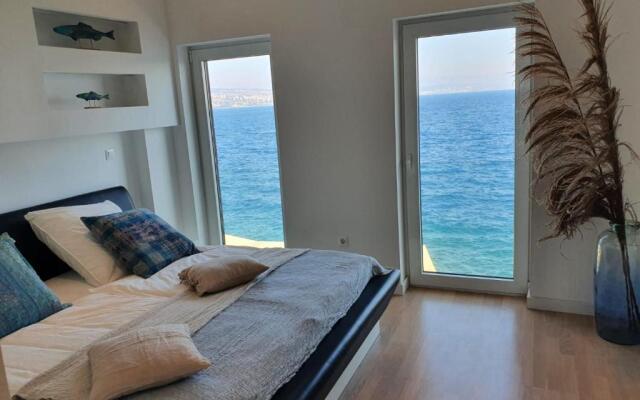 First row to the sea - Nautilus Deluxe Apartment