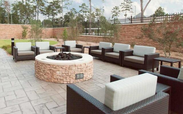 Courtyard Houston Springwoods Village